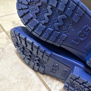 New UGG Women's Sienna Matte Boot - size 10